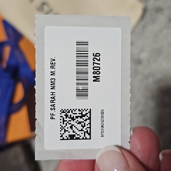 Authentic Louis Vuitton Sara wallet. - Picture 9 of 10